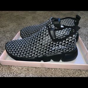 Brand new mesh shoes